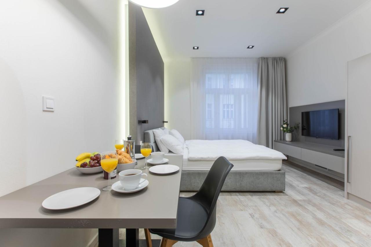 Lampi Aparthotel Prague Luaran gambar