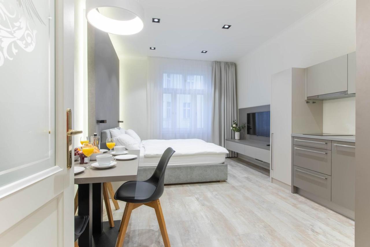 Lampi Aparthotel Prague Luaran gambar