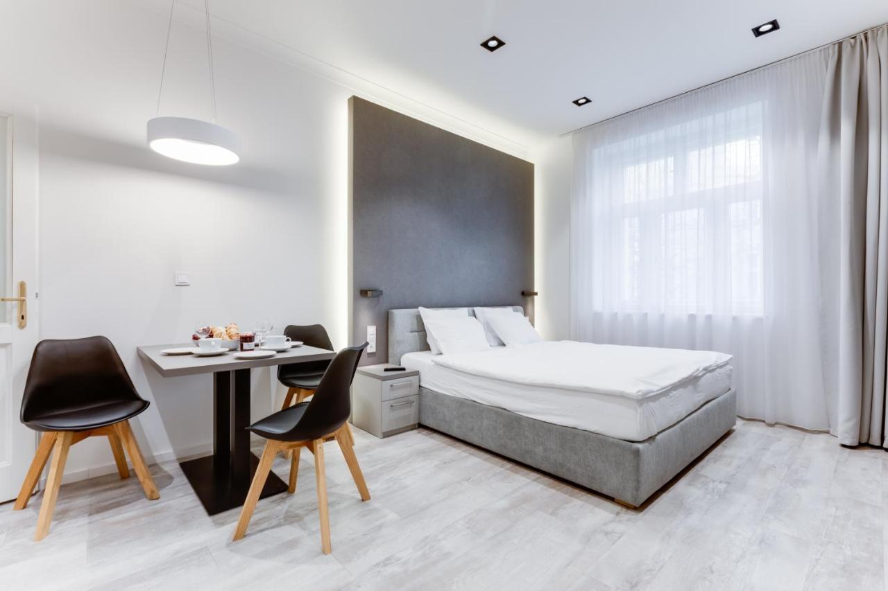 Lampi Aparthotel Prague Luaran gambar