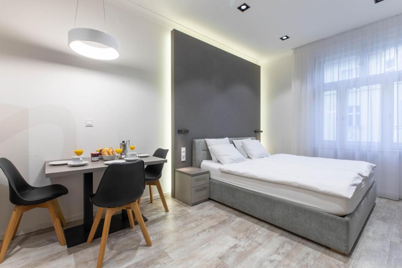 Lampi Aparthotel Prague Luaran gambar