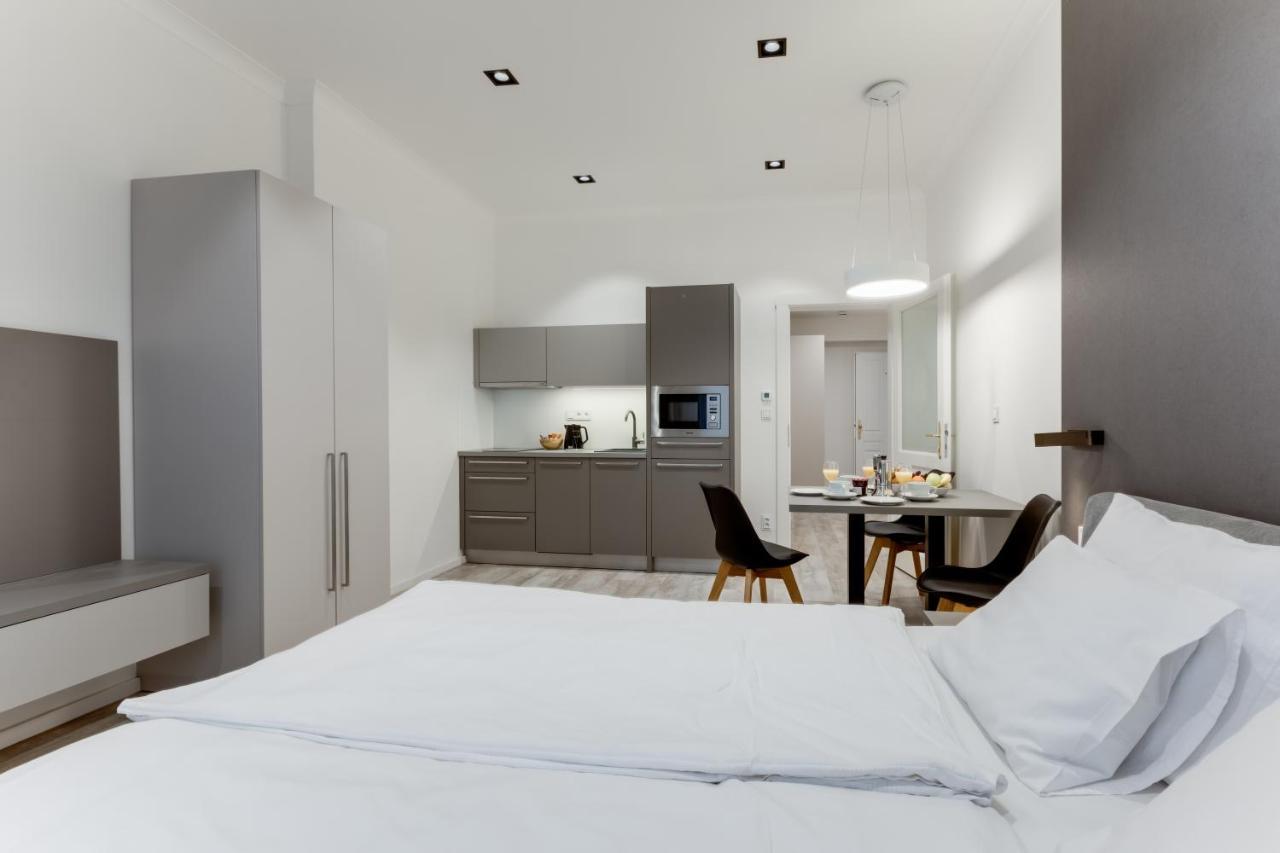 Lampi Aparthotel Prague Luaran gambar