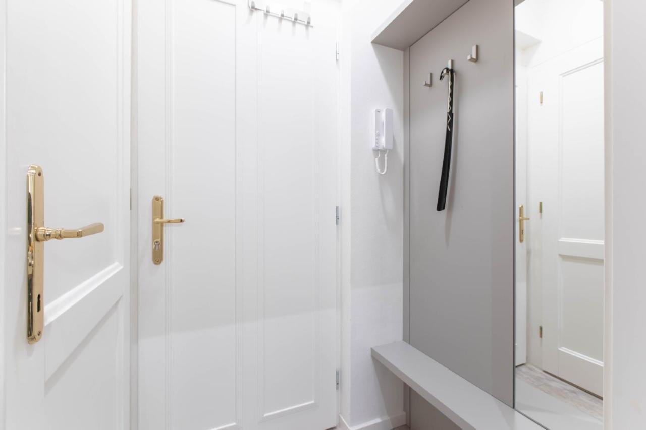 Lampi Aparthotel Prague Luaran gambar