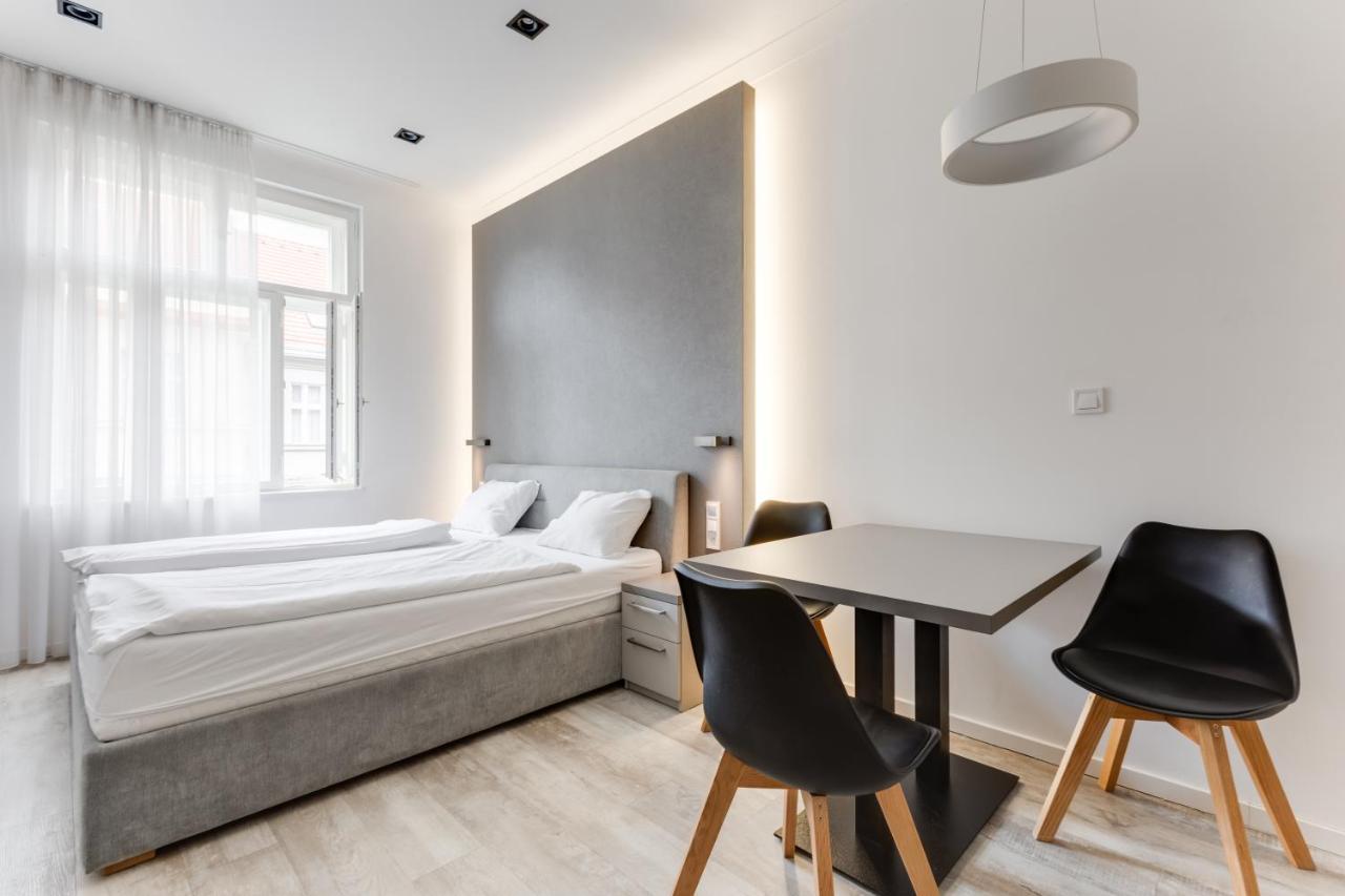 Lampi Aparthotel Prague Luaran gambar