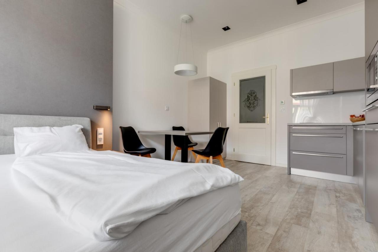 Lampi Aparthotel Prague Luaran gambar